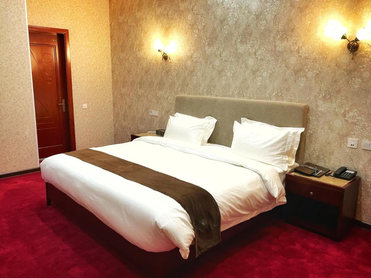 Aura Hotel Ташкент Екстер'єр фото